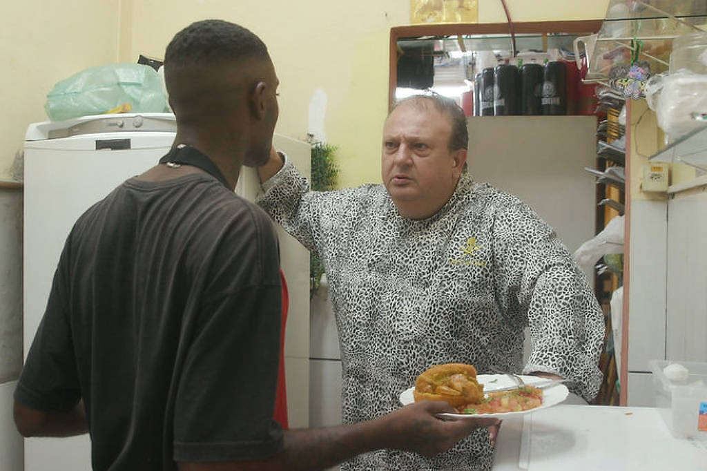 Garçom xinga cliente e parte para cima de Jacquin em episódio de Pesadelo na Cozinha