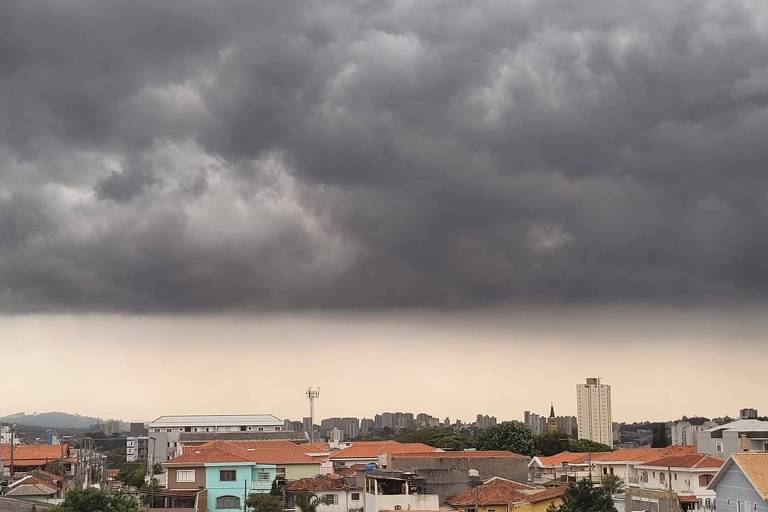 Terça (15) deve ser nublada e com poucas aberturas de sol em São Paulo