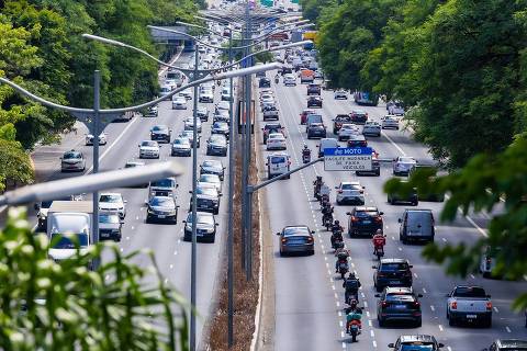 Faixa Azul completa três anos e Prefeitura ativa mais 3 km de sinalização na Avenida das Nações Unidas