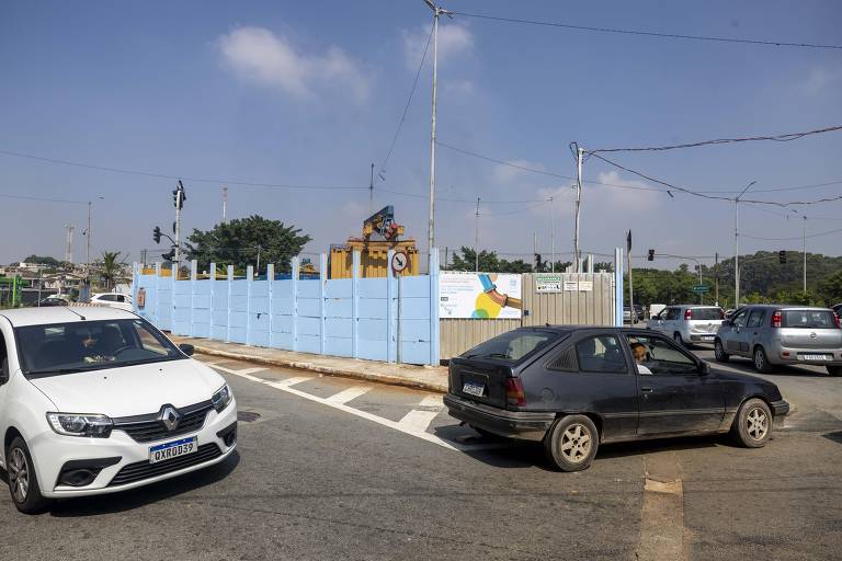 A Sabesp afirma que não há intervenções previstas para grandes vias da cidade, como Marginal Tietê e Radial Leste, o que evitaria transtornos na circulação da capital