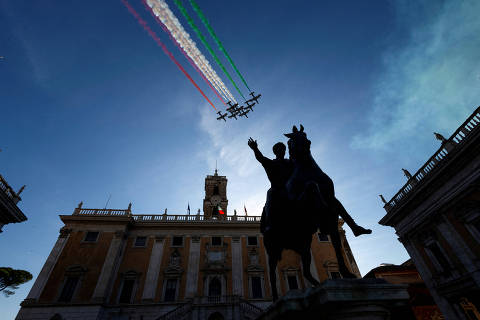 FILE PHOTO: The aerobatic demonstration team of the Italian Air Force the 
