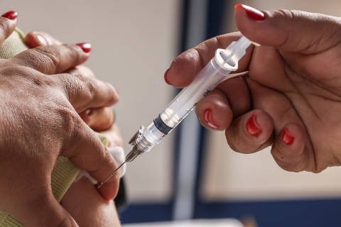 SÃO PAULO, SP,  28/3/25 : A Prefeitura de São Paulo inicia nesta sexta-feira (28) a Campanha de Vacinação contra a gripe (influenza) 2025. UBS Nossa Senhora do Brasil - Doutor Armando D'Arienzo, no bairro da Bela Vista.  ( Foto: Karime Xavier / Folhapress, SAÚDE ) . ***EXCLUSIVO***