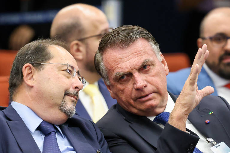 Moraes manda PF dar a Bolsonaro 'acesso integral' a provas do processo da trama golpista