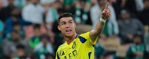 Soccer Football - Saudi Pro League - Al Ahli v Al Nassr - King Abdullah Sports City, Jeddah, Saudi Arabia - February 13, 2025 Al Nassr's Cristiano Ronaldo reacts after being substituted REUTERS/Stringer