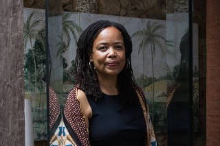 Retrato da escritora americana Saidiya Hartman na Flip
