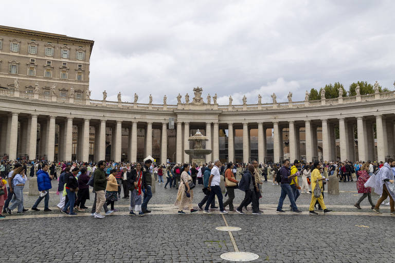 A Cidade do Vaticano, uma cidade-estado cercada por Roma, Itália, sede da Igreja Católica Romana e onde mora o Papa, terá seus produtos tarifados em 10%.
