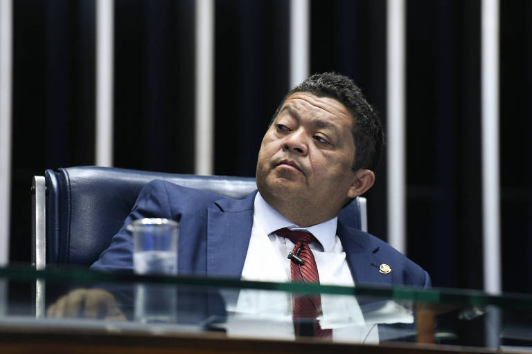 Senador do PA é cotado para substituir Paulo Teixeira em reforma ministerial