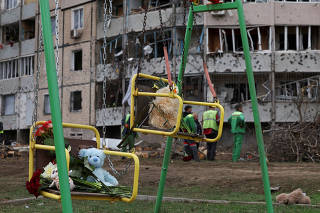 Aftermath of Russian missile strike in Kryvyi Rih