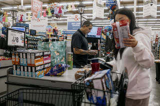 In the first weekend since President Donald Trump unveiled broad tariffs, many shoppers sought to get ahead of expected price hikes, while others showed patience. (Mark Abramson/The New York Times)