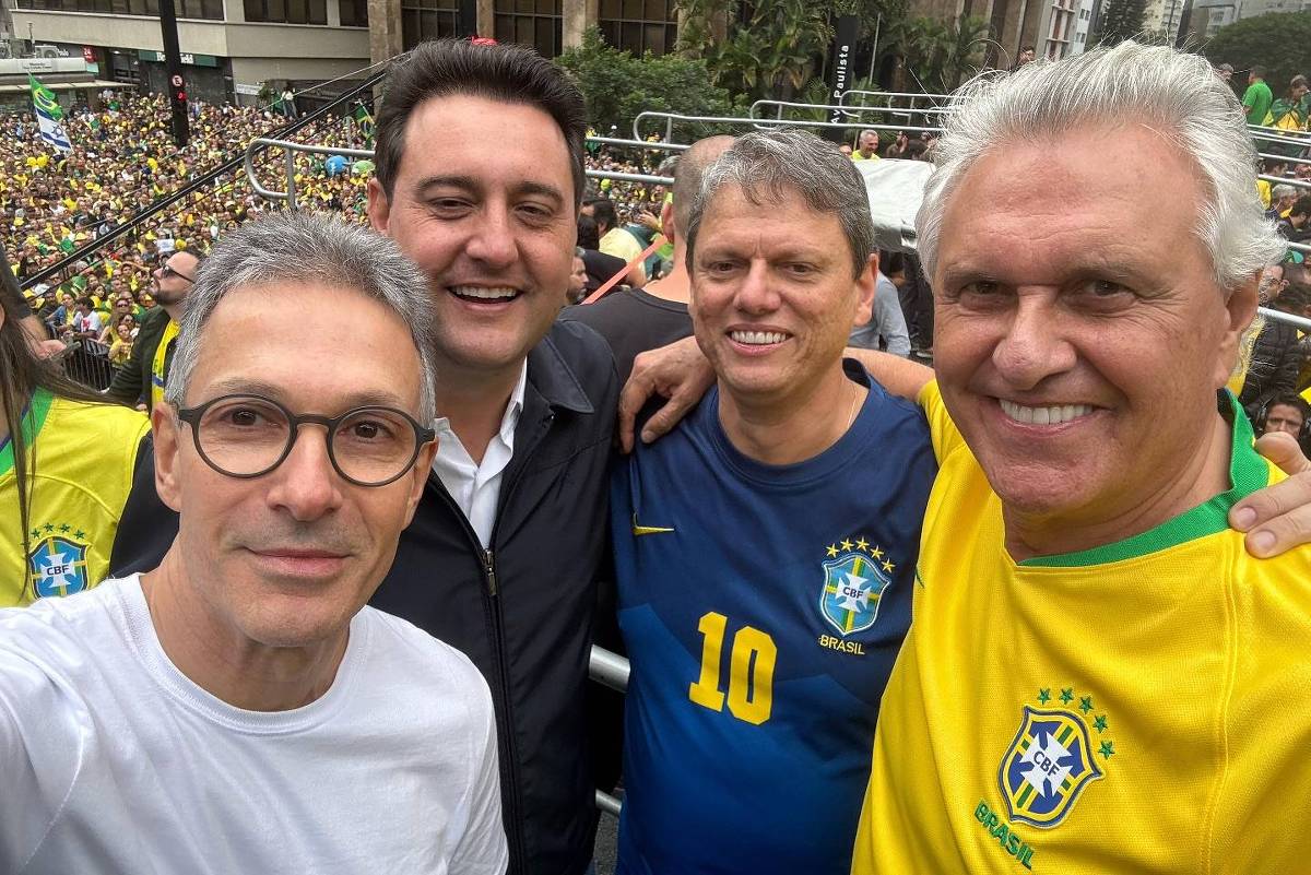 Governadores cotados ao Planalto prometem anistia a Bolsonaro de olho em transferência de votos