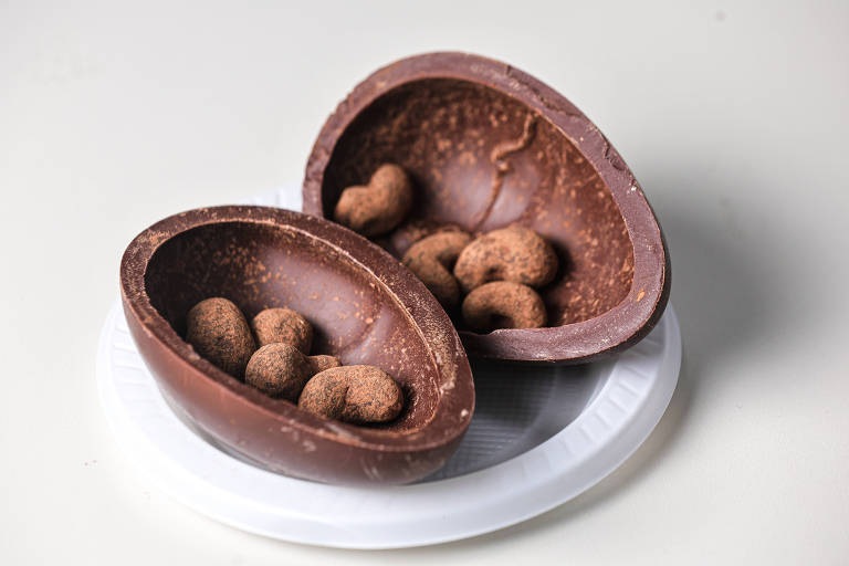 Folha prova ovos de Páscoa para dietas veganas e com restrição de lactose, glúten e açúcar