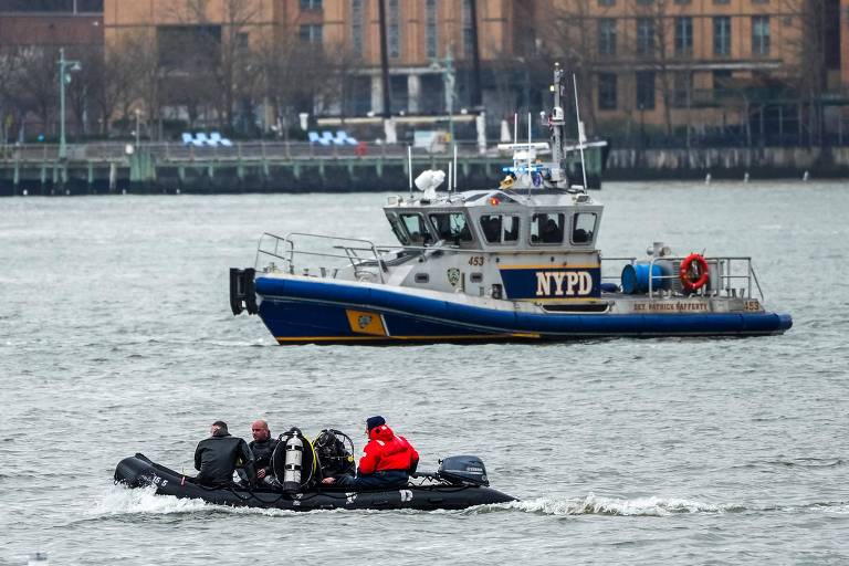 Piloto relatou falta de combustível antes de cair em rio de Nova York, diz CEO da empresa de helicópteros