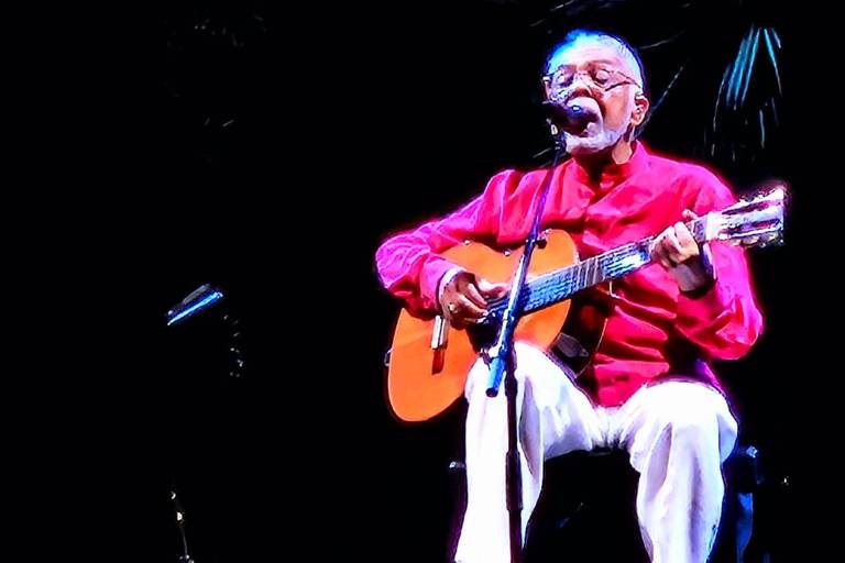 Gilberto Gil recebe Sandy e Arnaldo Antunes em 2ª noite de show em São Paulo