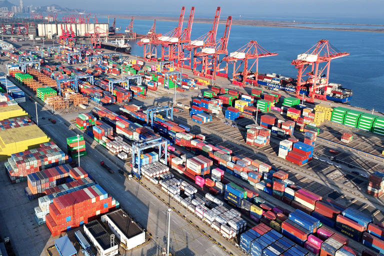 Exportações da China saltam em março com impulso temporário em meio a pressão dos EUA