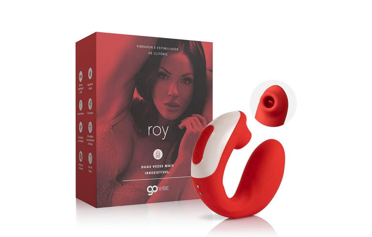 A imagem mostra um vibrador chamado Roy, que é de cor vermelha e possui um design curvo. O vibrador está posicionado ao lado de sua embalagem, que é predominantemente vermelha e apresenta uma imagem de uma mulher com cabelo escuro. A embalagem contém informações sobre o produto, incluindo o nome 'roy' e a marca 'go vibe'.