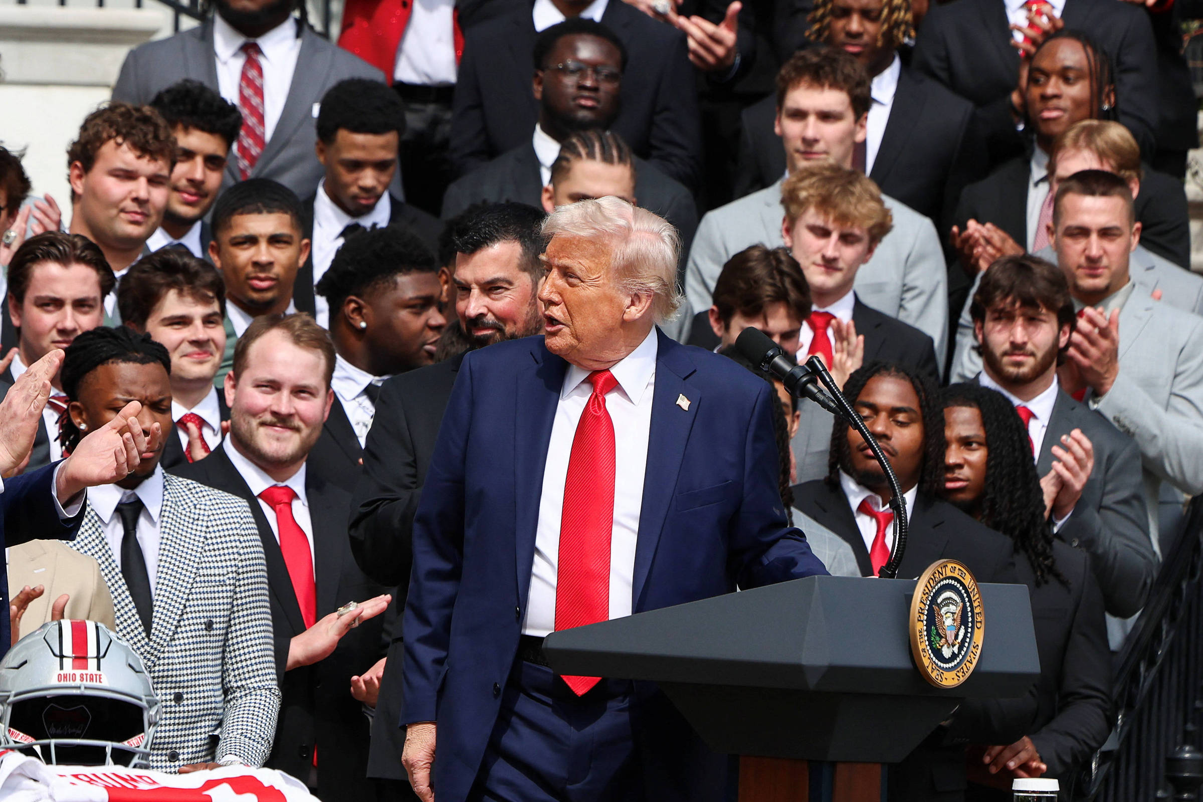 EUA dão primeiro passo para criar tarifas sobre produtos farmacêuticos e eletrônicos