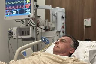 Jair Bolsonaro em recuperação após cirugia no hospita