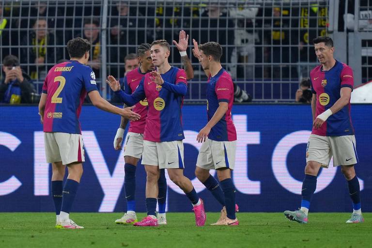Raphinha, Lewandowski e Yamal levam Barça a crer em 1ª Champions pós-Messi