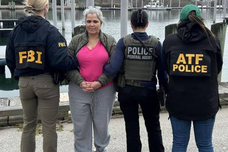 Brasileira é presa sob acusação de crimes sexuais contra criança nos Estados Unidos
