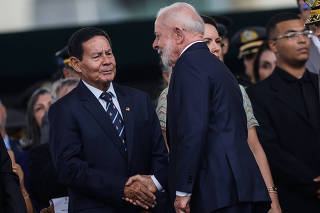 LULA EXERCITO