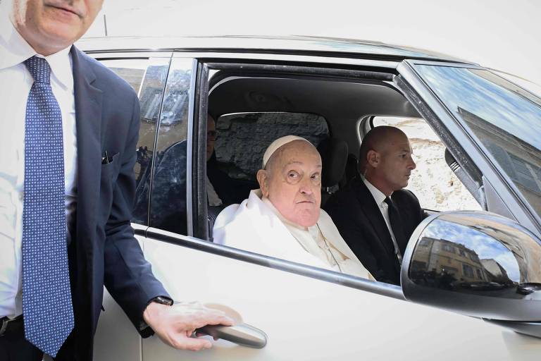 Em recuperação, papa não participa de procissão da Sexta-Feira Santa no Coliseu