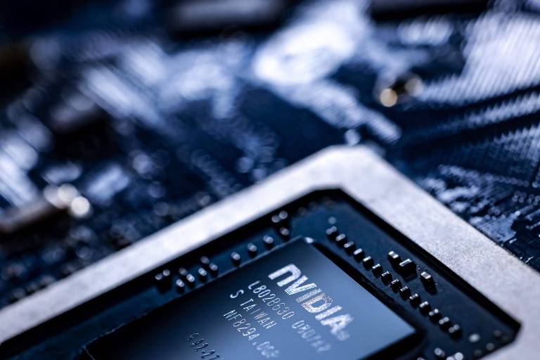 Mais de US$ 1 bilhão em chips da Nvidia são contrabandeados para a China após proibição de Trump