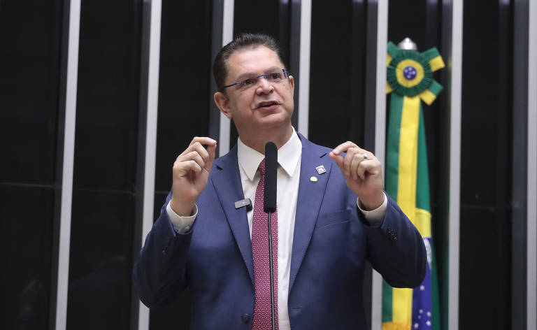 Para frear a pressão bolsonarista, o Planalto passou a atuar pela retirada de apoio de congressistas da base governista à proposta. Mais da metade das 262 assinaturas ao requerimento de urgência feito pelo líder do PL e deputado federal Sóstenes Cavalcante (RJ) veio de partidos da base do governo Lula