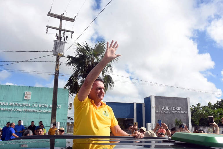 O ex-presidente também mandou o PL estudar alternativas para tornar o texto da anistia mais enxuto, como uma forma de vencer resistências na Câmara