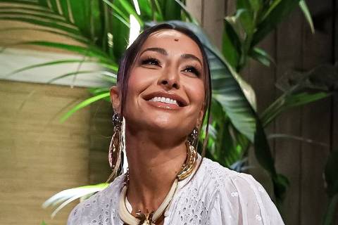 Minha mãe com seu pai é um reality-show Original Globoplay, com 10 episódios, e apresentado por Sabrina Sato.