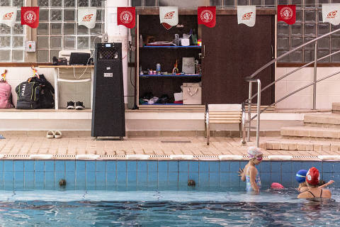 SÃO PAULO, SP, BRASIL - 09.04.2025 - Máquina Mosqitter, que captura pernilongos e mosquitos, presente na piscina coberta do Clube Athletico Paulista. Tecnologia tem sido usada em clubes e hotéis de luxo em São Paulo.(Foto: Rafaela Araújo/Folhapress, Saúde) *** EXCLUSIVO FOLHA DE SÃO PAULO***