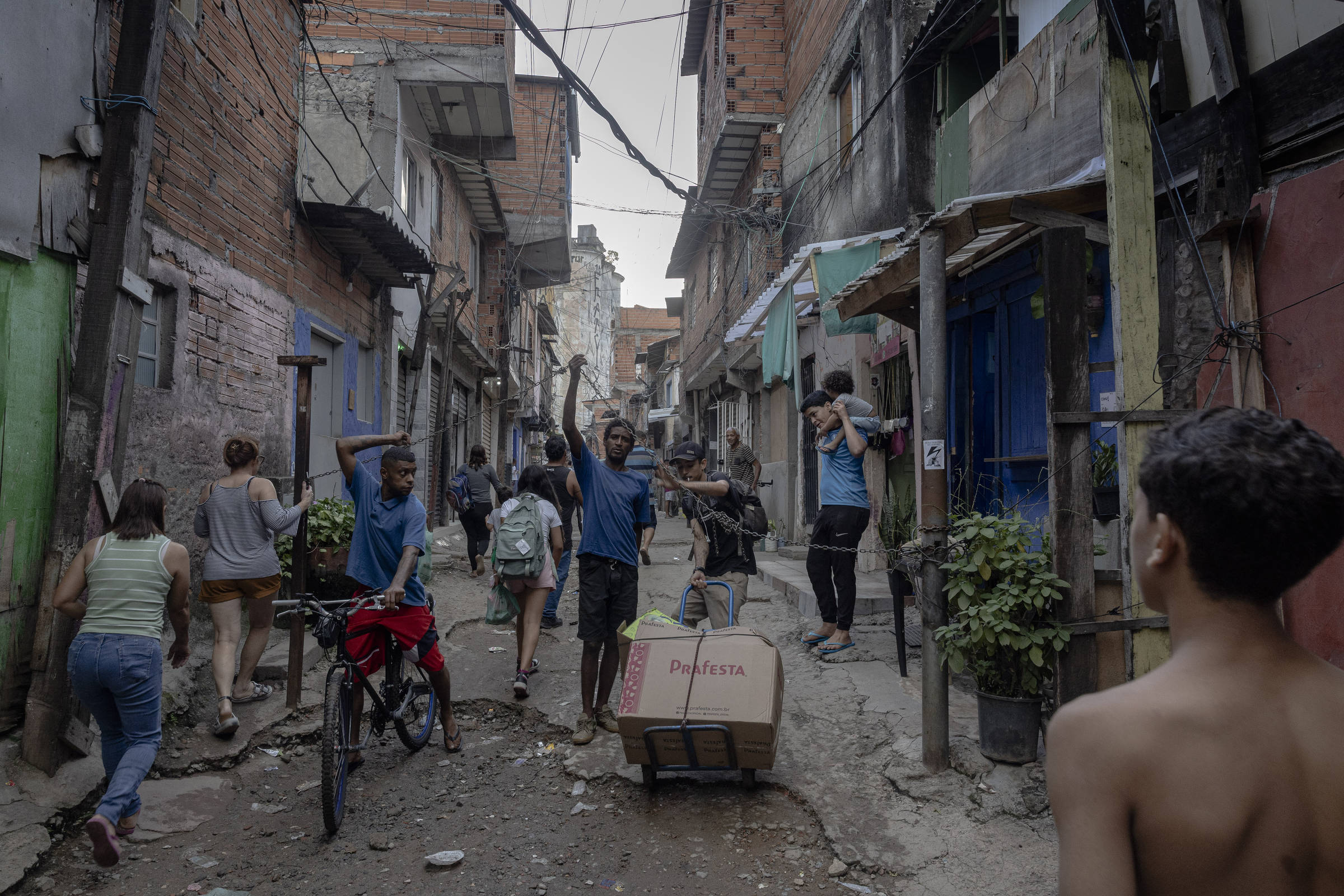 Há solução para viver melhor fora da favela do Moinho, diz secretário de Habitação de Tarcísio