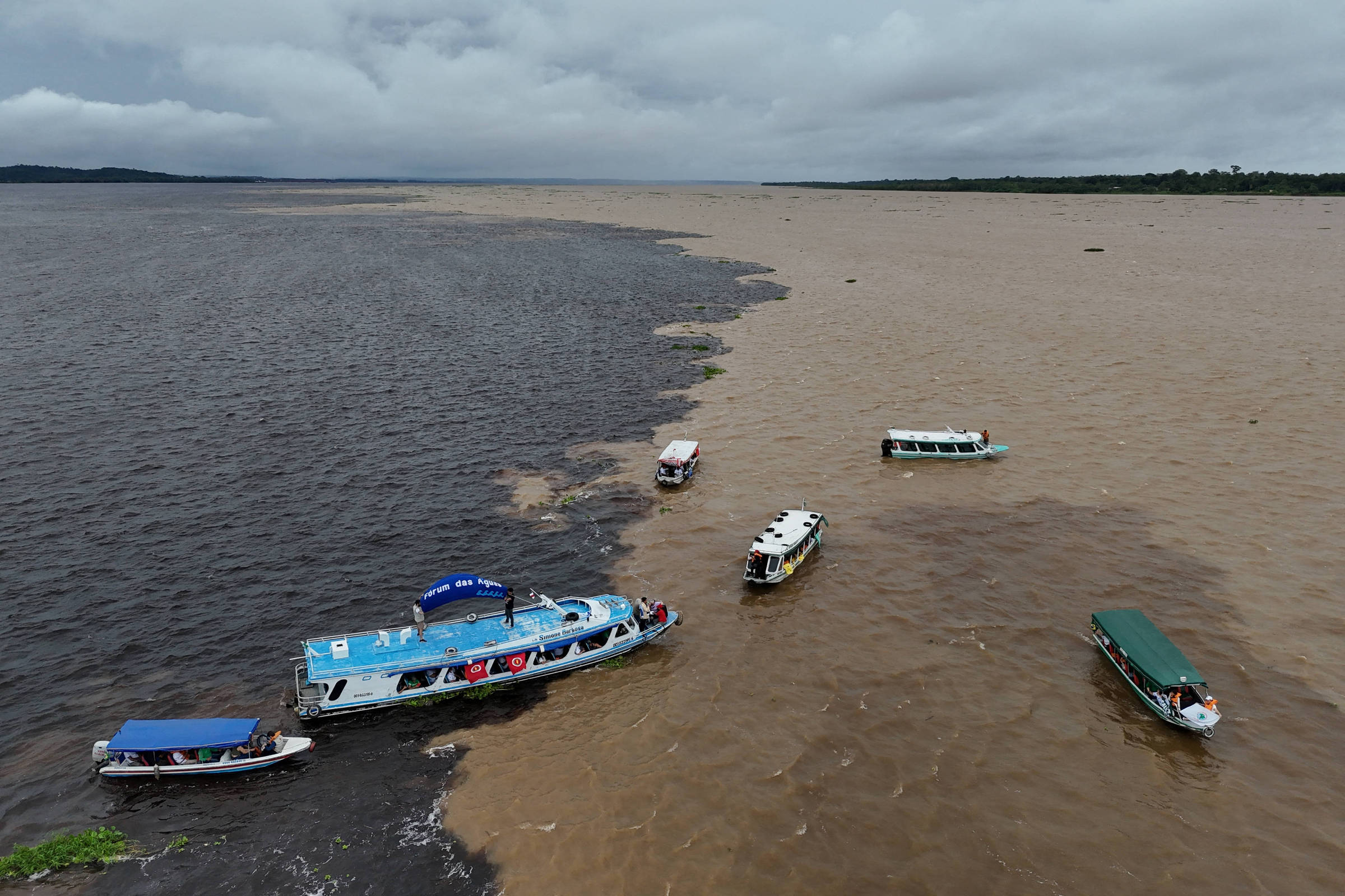 Projeto liderado por brasileira mapeia conexões entre água no ar, nos rios e no solo da amazônia