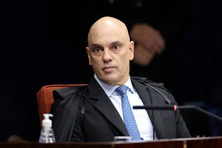 Moraes proíbe que sejam feitas imagens de ex-assessor de Bolsonaro durante sessão no STF