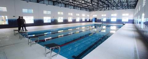 Piscina do Centro Esportivo Casa Verde, aquecida e coberta 