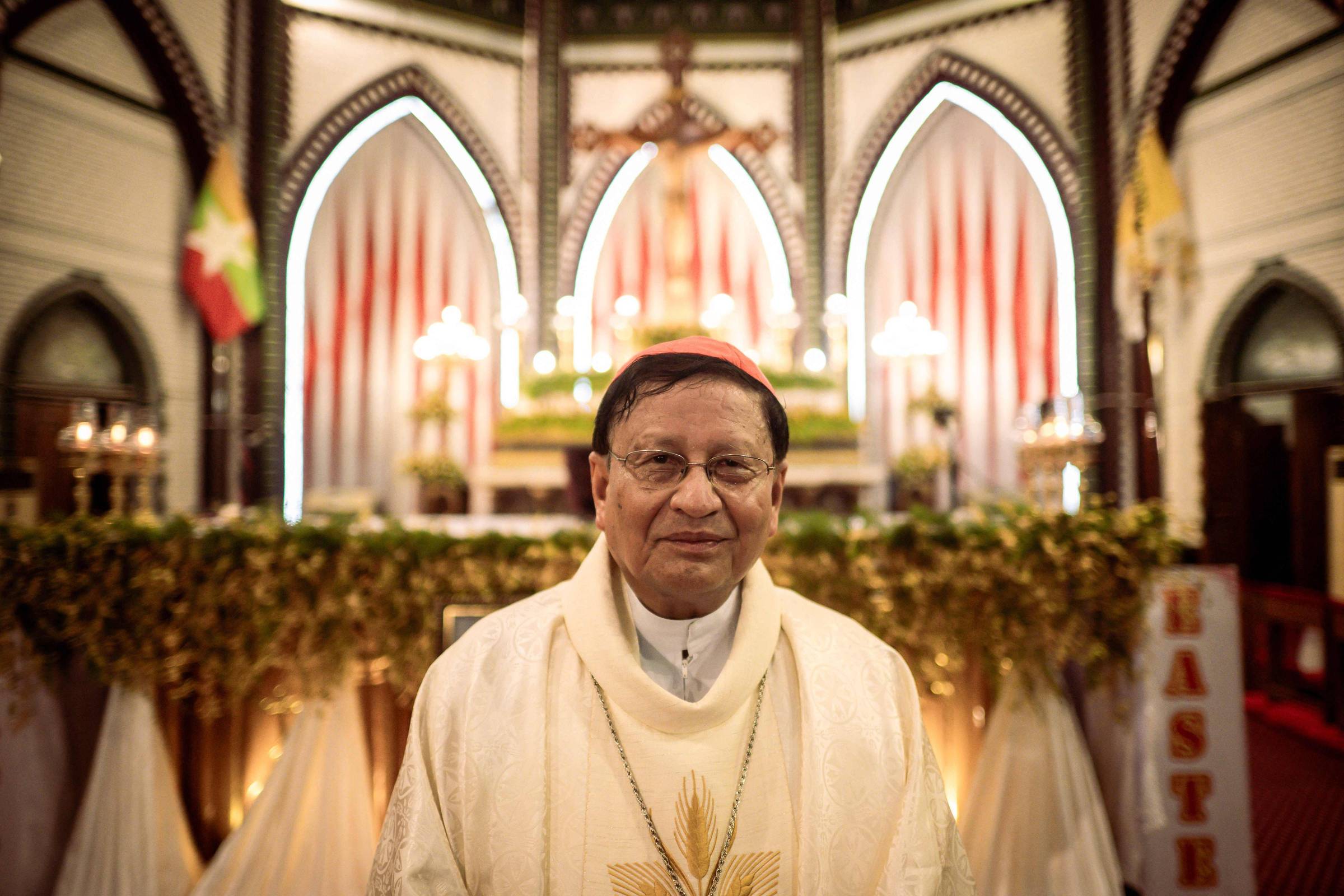 Possível 1º papa asiático, cardeal de Mianmar é crítico contundente da China