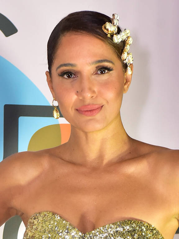 Imagens da atriz Camila Pitanga