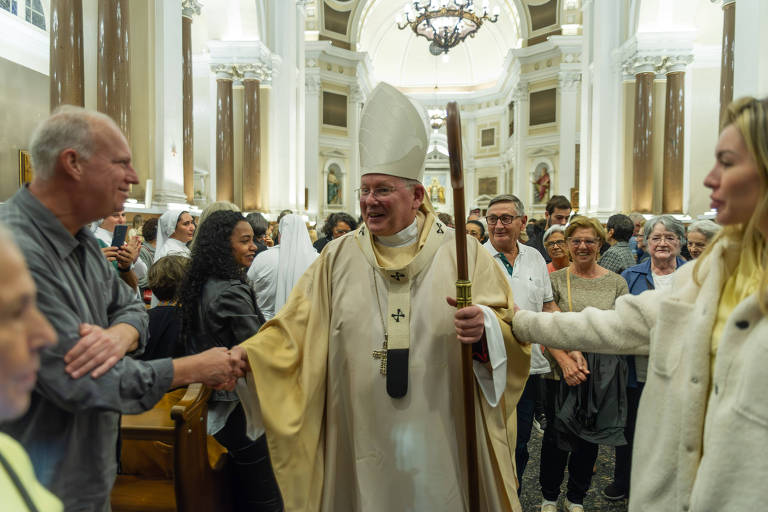 Cardeal brasileiro fala em 'crise das democracias' e diz que novo papa deve colher 'sinais dos tempos'