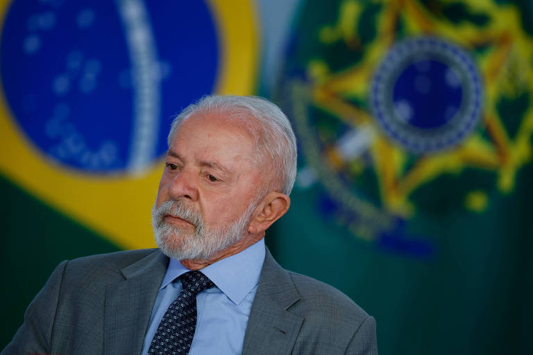 Lula vai a Roma com crise dupla na bagagem