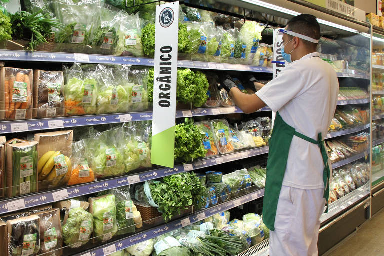 Contra falta de mão de obra, supermercados terão plataforma para contratar egressos do Exército