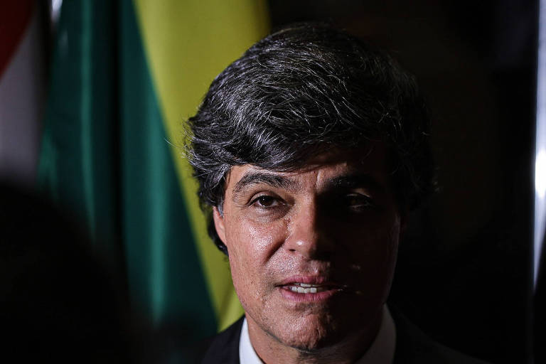 Lacração de celulares no STF cria precedente de abuso de poder, diz presidente da OAB-SP