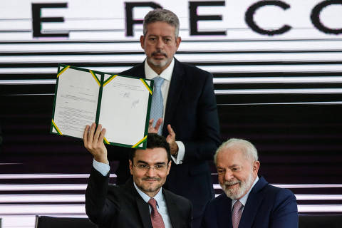 Lula caminha para 2026 ancorado em base com políticos que torcem por Tarcísio candidato