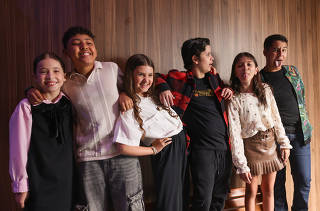 CRIANÇAS EM MUSICAIS