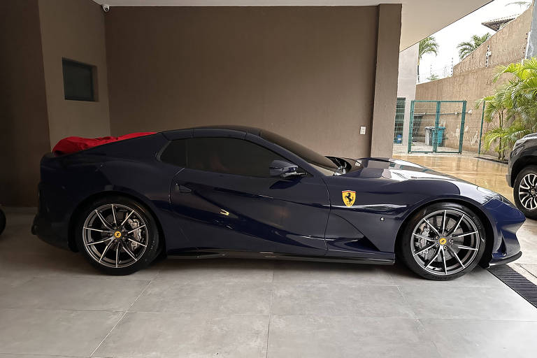 Ferrari apreendida em operação da CGU (Controladoria-Geral da União) e da Polícia Federal no Ceará