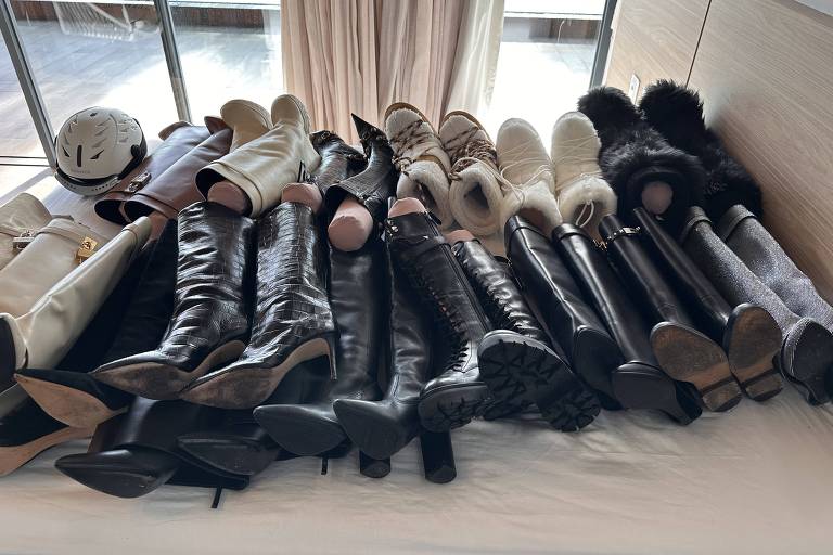 Sapatos estavam entre os itens recolhidos no Ceará