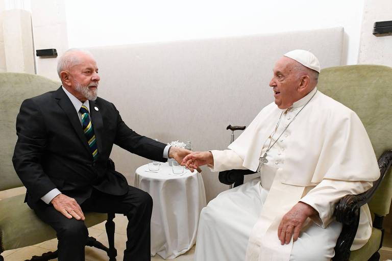 Comitiva de Lula para funeral do papa terá mais parlamentares que ministros
