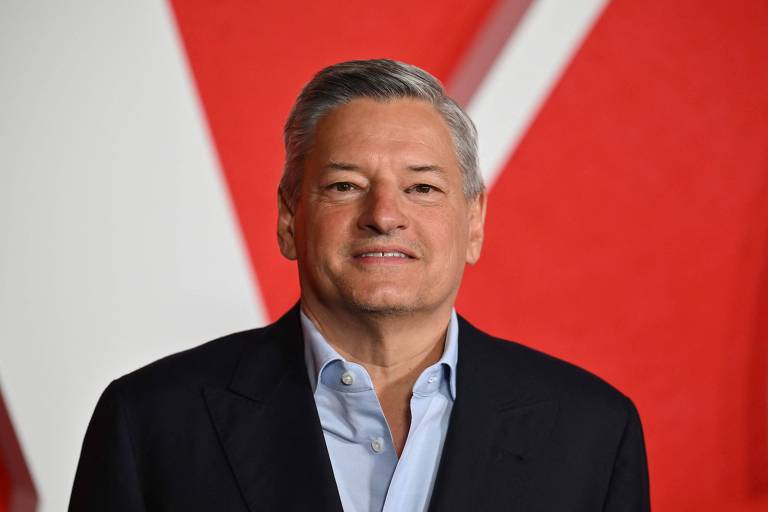 Ted Sarandos diz que Netflix está salvando Hollywood e critica ida ao cinema