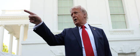 U.S. President Donald Trump speaks to reporters at the White House in Washington, D.C., U.S., April 23, 2025. REUTERS/Kevin Lamarque ORG XMIT: PPP WASW206