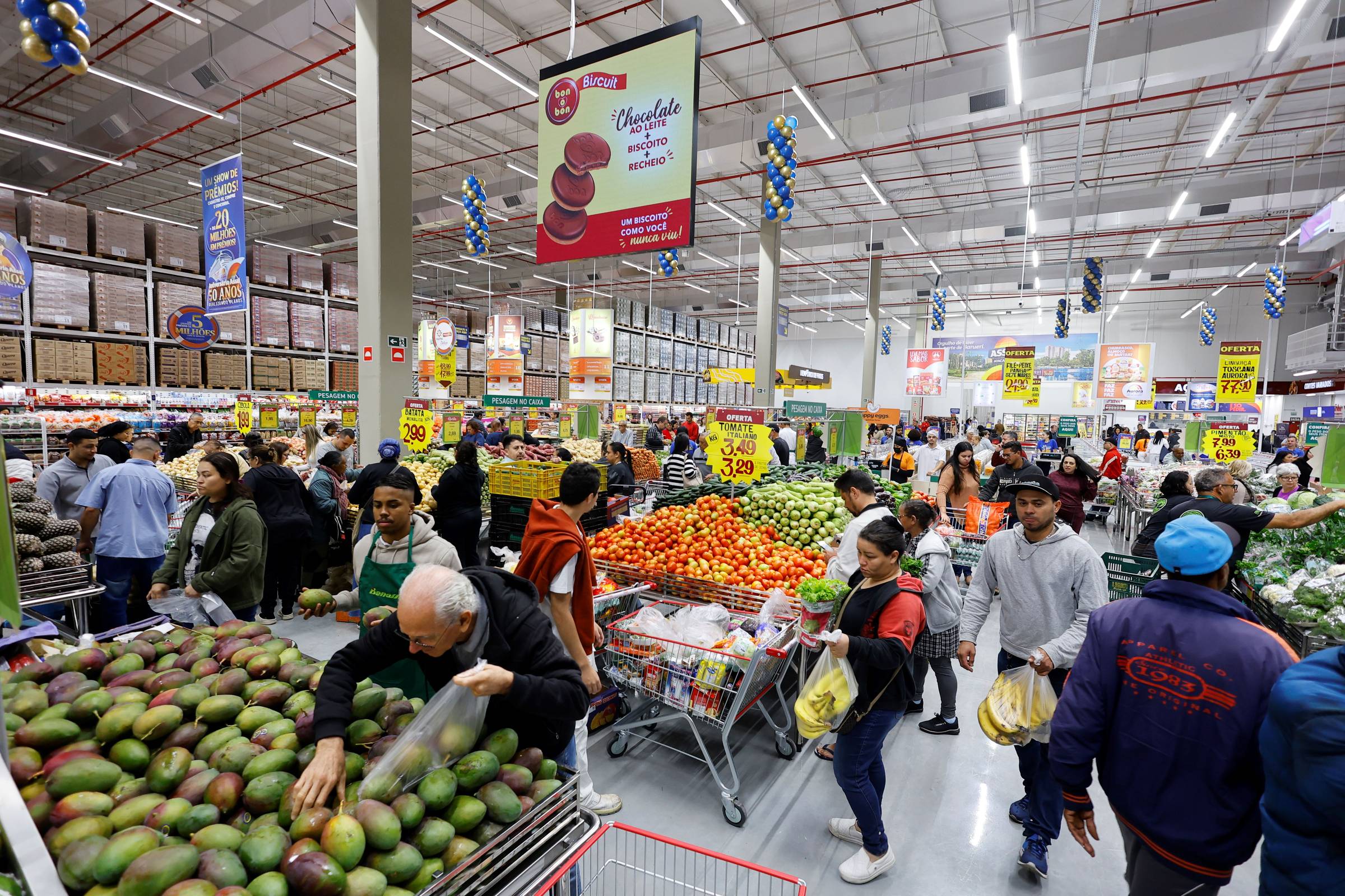 Decacampeão, Assaí inova com descontos em produtos importados
