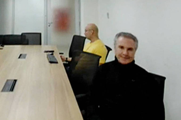 Collor contradiz defesa e afirma em audiência que não está doente nem toma remédio