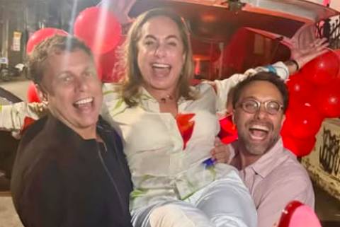 Cissa Guimarães recebe carro de som no aniversário